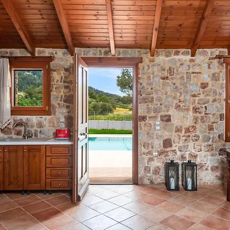 Filerolia Stone House *