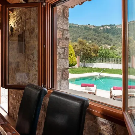 Filerolia Stone House Villa