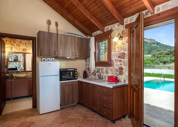 Filerolia Stone House Pastida