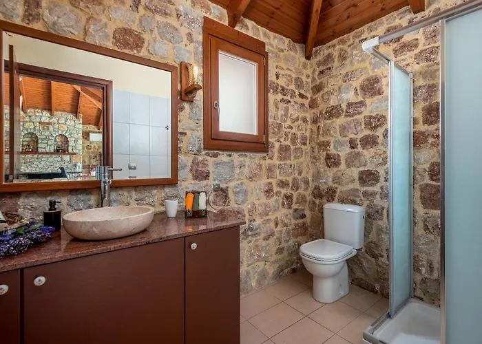 فيلة Filerolia Stone House *