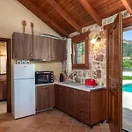 Filerolia Stone House 파스티다