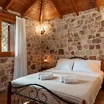 Vilă Filerolia Stone House *