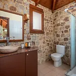 Vilă Filerolia Stone House *
