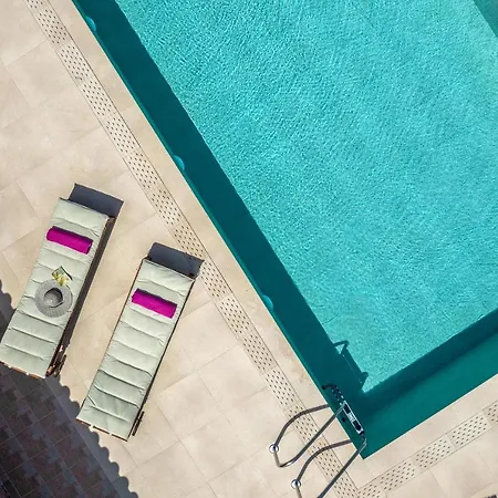 Filerolia Stone House *