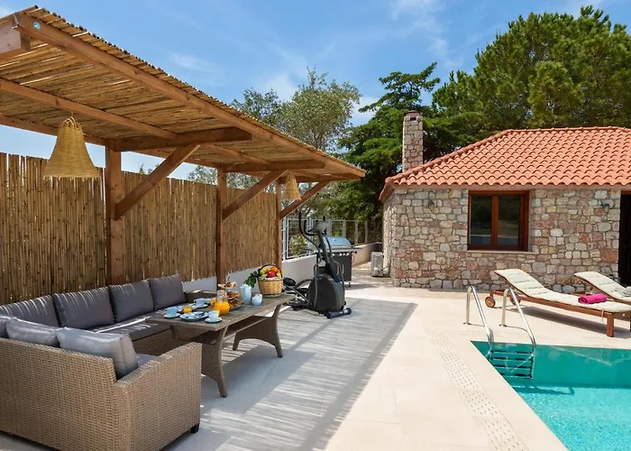 Filerolia Stone House Pastida