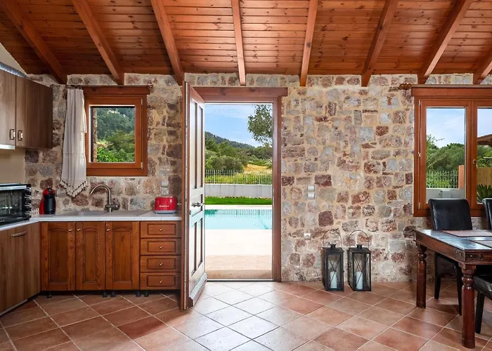 Filerolia Stone House *