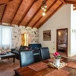 Filerolia Stone House 别墅