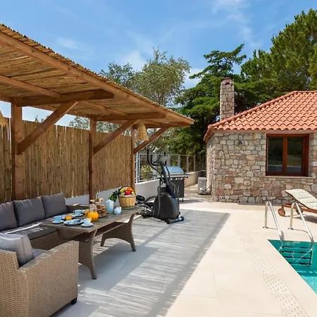 Filerolia Stone House Pastida