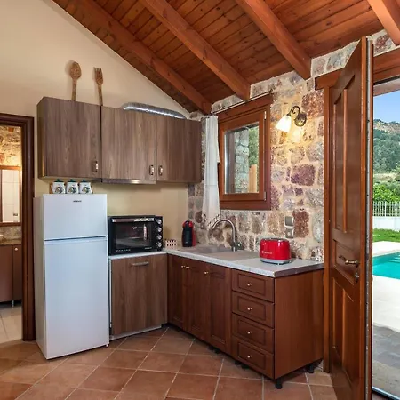 Filerolia Stone House Pastida