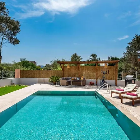 Filerolia Stone House *